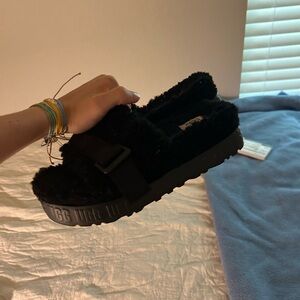 Ugg platform slipper, barely worn